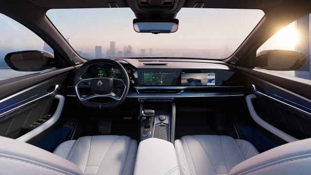 13일 서울 광진구 워커힐호텔 신차 발표회에서 공개된 르노 ‘필랑트’실내 모습. 르노코리아 제공