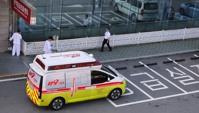 하반기 제6기 상급종합병원 지정·평가를 앞두고 심사 기준안 변경으로 일부 상급종합병원이 탈락할 수 있다는 위기감이 커지면서 지역 상급종합병원들의 움직임이 벌써부터 심상치 않다. 한 대형병원 권역응급의료센터 모습. 연합뉴스