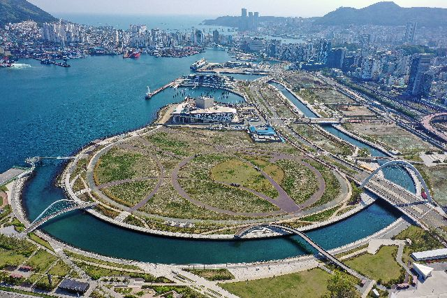 북항 재개발 1단지 내 랜드마크 부지와 일대 전경. 김종진 기자 kjj1761@