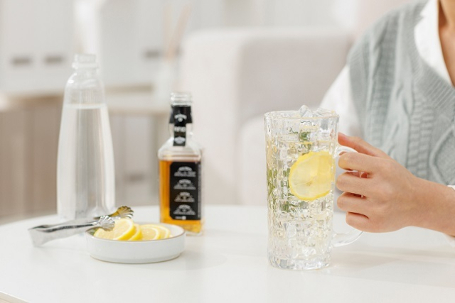 한시적인 주세 감면으로 하이볼 가격이 약 15% 저렴해지는 효과가 날 것으로 보인다. 클립아트코리아