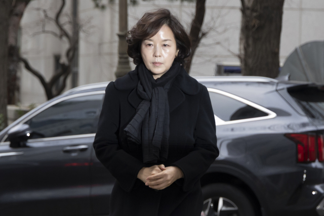 무소속(전 더불어민주당) 강선우 의원에게 '공천헌금' 1억원을 전달한 혐의를 받는 김경 서울시의원이 피의자 신분으로 조사를 받기 위해 지난 15일 서울경찰청 공공범죄수사대로 출석하고 있다. 연합뉴스