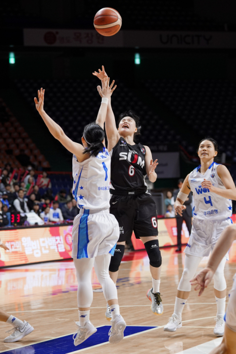 ‘3점슛 우승’ 이소희, 3점포로 BNK 구했다