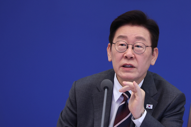 이재명 대통령이 3일 청와대에서 열린 국무회의에서 발언하고 있다. 연합뉴스