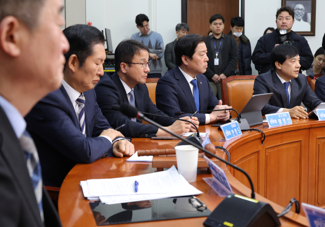 더불어민주당 이성윤 최고위원이 9일 서울 여의도 국회에서 열린 최고위원회의에서 발언하고 있다. 연합뉴스