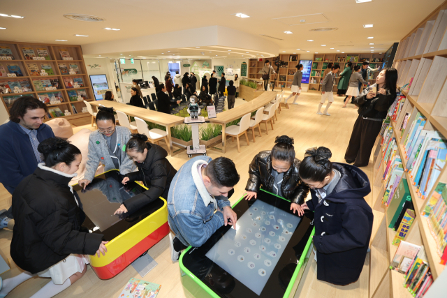 9일 개관한 부산글로벌빌리지 내 어린이 복합문화공간 '들락날락'. 이재찬 기자 chan@