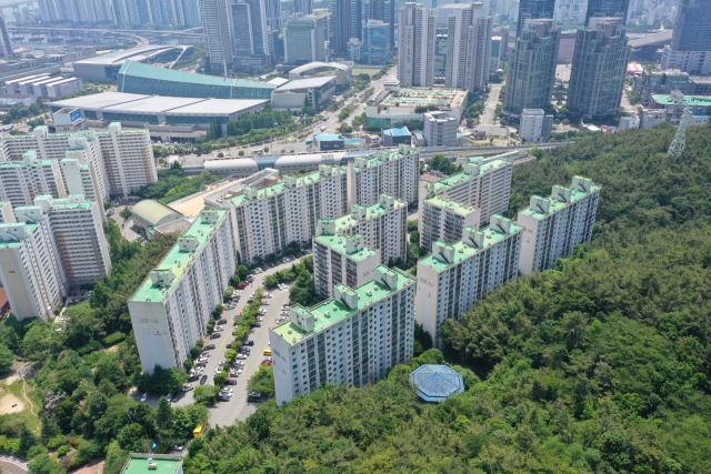 분양시장 불황 장기화와 공사비 급등으로 지방 재개발·재건축 시장에 대한 관심이 식어간다. 부산 해운대구 우동1구역 삼호가든. 김종진 기자 kjj1761@