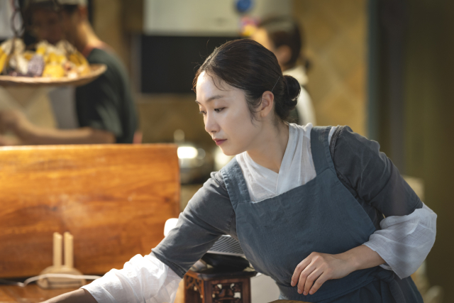 ‘설날音食(음식)’ 공연 사회자 겸 연출자인 하미현 아티스트. 국립부산국악원 제공