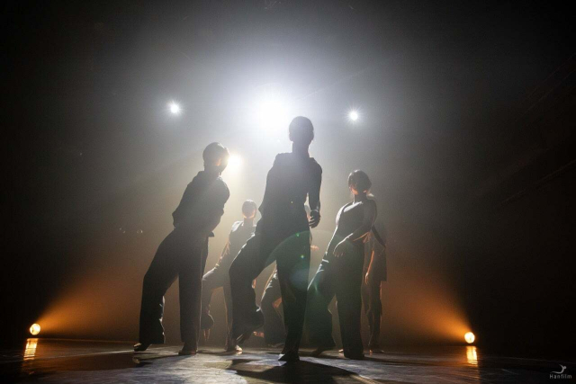 ‘이태상 프로젝트’가 오는 7일 금정문화회관 금빛누리홀에서 ‘소크라테스의 변명’을 공연한다. 사진은 지난해 12월 서울 M극장에서 이태상 프로젝트가 선보인 '몽키숄더' 공연 모습. 이태상 프로젝트 제공