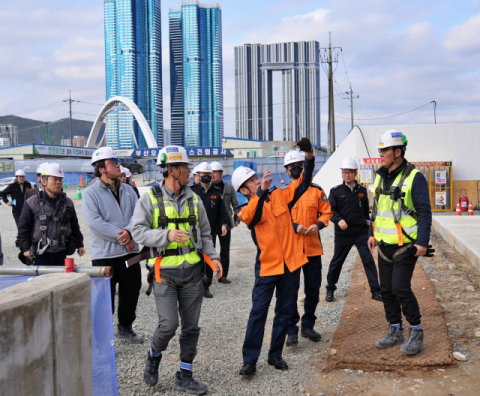 부산소방, 북항 오페라하우스 신축 현장 안전점검  