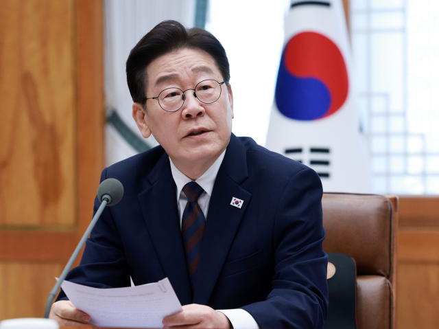 이재명 대통령이 9일 청와대에서 열린 중동상황 관련 비상경제점검회의에서 발언하고 있다. 연합뉴스