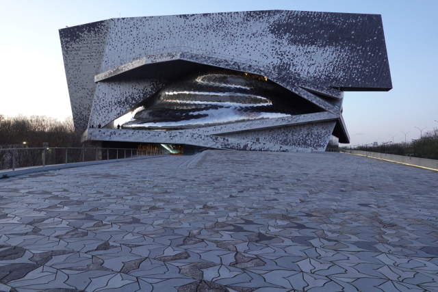 장 누벨이 디자인 한 필하모니 드 파리 외관. 이상훈 제공