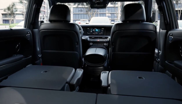 현대자동차 준대형 SUV ‘팰리세이드’의 시트접힘 불량으로 인해 국내외 동호회와 온라인사이트 등에서 여러차례 불만이 제기된 것으로 확인됐다. 지난해 초 출시된 현대차 ‘디 올 뉴 팰리세이드’ 2열 폴딩 시 모습. 현대차 제공