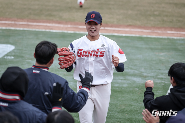 프로야구 롯데 자이언츠의 올 시즌 ‘필승조’로 꼽히는 신인 박정민. 롯데 자이언츠 제공
