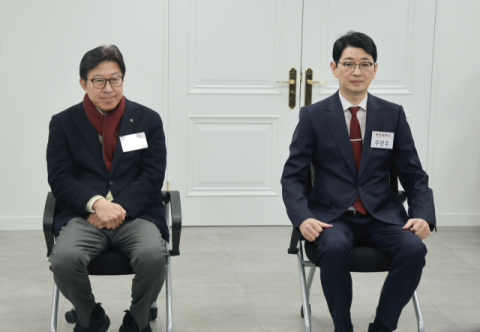 서로 보란 듯… ‘청년 선대위’ 박형준 vs ‘시청 앞 현수막’ 주진우