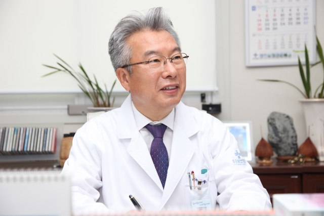 초대 이사장에 추대된 은성의료재단 구정회 회장. 사랑의 의사회 제공