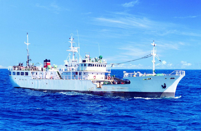 중동 전쟁에 따른 유가 급등으로 명태와 오징어 등 국민 생선을 공급하는 원양어선이 조업 중단 위기에 처했다. 참치연승 어선 모습. 한국원양산업협회 제공