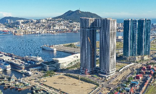 부산항 북항 재개발사업 과정에서 비리 등 혐의가 불거진 ‘북항 재개발사업 D-3 블록’ 일대 모습. 김종진 기자 kjj1761@