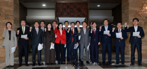 [영상] 이성권 “부산특별법 매듭짓겠단 전재수, 쇼 하는 것”