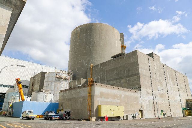 고리원전 2호기가 설계수명 만료 2년 반 만에 계속운전이 허가됐다. 부산 기장군 장안읍 고리원전 2호기 외부 전경. 한국수력원자력 제공 #원자력 발전소 2025.11.18 부산일보DB
