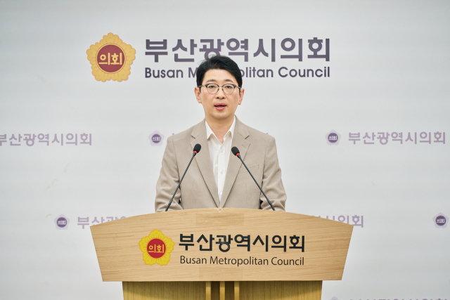 주진우 의원이 10일 오전 부산시의회에서 전재수 의원 ‘통일교 금품 수수’ 의혹 사건 불송치 결정에 대한 입장을 밝히고 있다. 국민의힘 제공