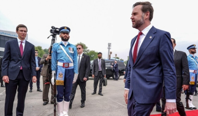 이란과의 휴전 협상이 열리는 파키스탄 이슬라마바드 도착한 JD밴스 미국 부통령. 로이터연합뉴스