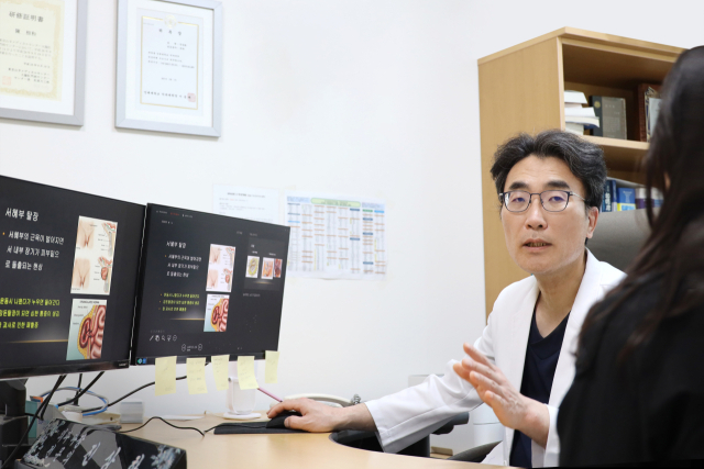 부산의료원 외과 진상화 과장은 “탈장은 방치할 경우 장이 끼어서 썩게 되는 현상이 필연적으로 발생하기 때문에, 탈장이 의심되는 경우 합병증이 생기기 전에 병원을 꼭 방문하기를 권유한다”라고 말했다. 부산의료원 제공