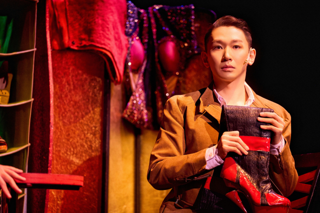 뮤지컬 ‘킹키부츠’. 사진은 찰리 역의 김호영. CJ ENM·월드쇼마켓 제공