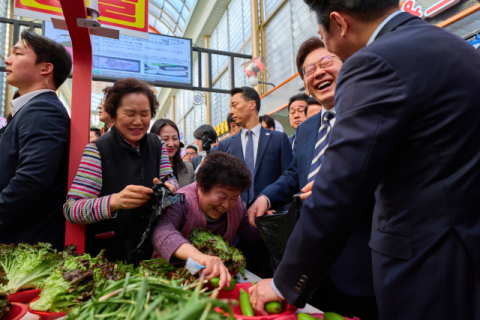 여야 지도부 행보도 8년 전과 ‘흡사’…‘어게인 2018년’ 전조?