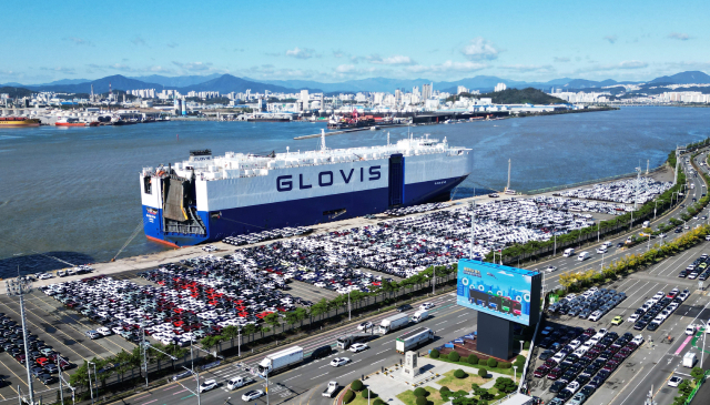 현대자동차 노동조합이 완전 월급제 등 올해 임금협상안을 확정했다. 사진은 울산 자동차 부두. 현대차 제공