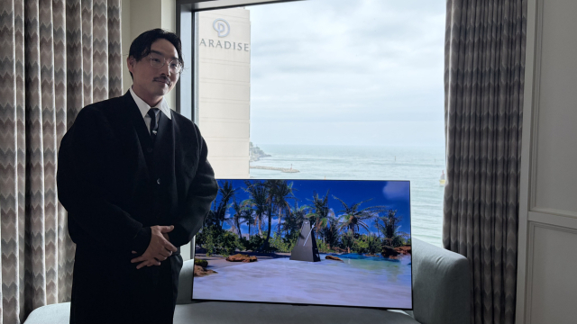 국내의 젊은 문화 기획 단체 ‘아티비스트’의 네 번째 레지던시 작가인 일본계 미국인 그레그 이토가 한국에서 만든 작품으로 '루프 플러스'에 참여했다. 김은영 기자 key66@