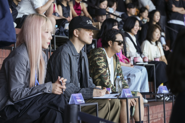 '2026부산스텝업댄스페스티벌' 첫날 주니어와 댄스 퍼포먼스 월드 챔피언십 심사를 맡은 해쉬·모비·두부(왼쪽부터). 청년문화진흥협회 제공