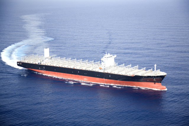 HJ중공업이 1만TEU급 컨테이너선 2척을 추가 수주했다. HJ중공업이 건조한 동급 컨테이선. HJ중공업 제공