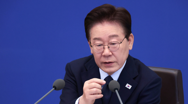 이재명 대통령이 6일 청와대에서 열린 국무회의 겸 비상경제점검회의에서 발언하고 있다. 연합뉴스