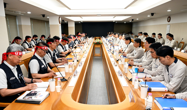 현대자동차 노사가 6일 올해 임단협 상견례를 갖고 있다. 현대차 제공