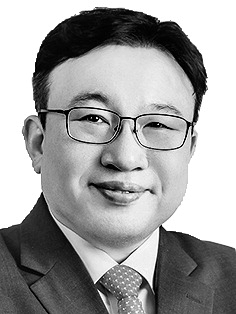 [안상욱의 글로벌 산책] 미국 의존도를 줄이자는 목소리