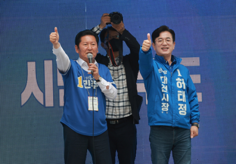 “완전한 내란 청산” “李 공소 취소 막아야”…여야 수도권서 선거전 시작