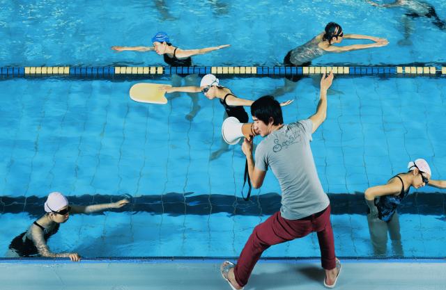 권순관 작가의 'Gestures in swimming pool'(2009) 일부. space bv 제공