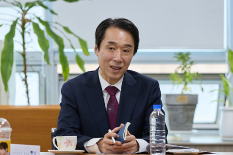 최윤홍 후보 “위기 극복할 35년 경험” [부산교육감 후보 인터뷰]