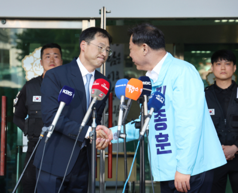 부울경 후보 단일화… 진보 잇단 성공, 보수는 진전 없어