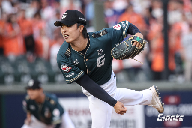 올 시즌 롯데의 경기 절반 가량인 28경기에 등판해 경기 후반을 지키고 있는 신인 투수 박정민. 롯데 자이언츠 제공