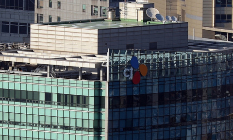 CJ그룹 계열사에서 발생한 대규모 전·현직 여성 직원 개인정보 유출 사태가 알려진 지 한 달 가까이 지났지만, 사측의 소극적인 대처에 피해자들의 분통이 커지고 있다.