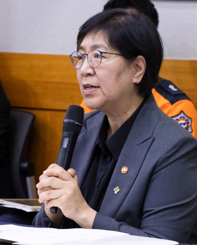 정은경 보건복지부 장관이 12일 대구 경북대병원에서 열린 '대구·경북 이송 지침 개정 간담회'에서 발언하고 있다. 연합뉴스