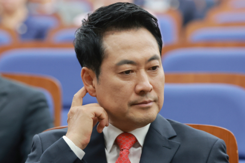 국민의힘 의총서 장동혁 사퇴론 분출…의총장 떠난 장동혁