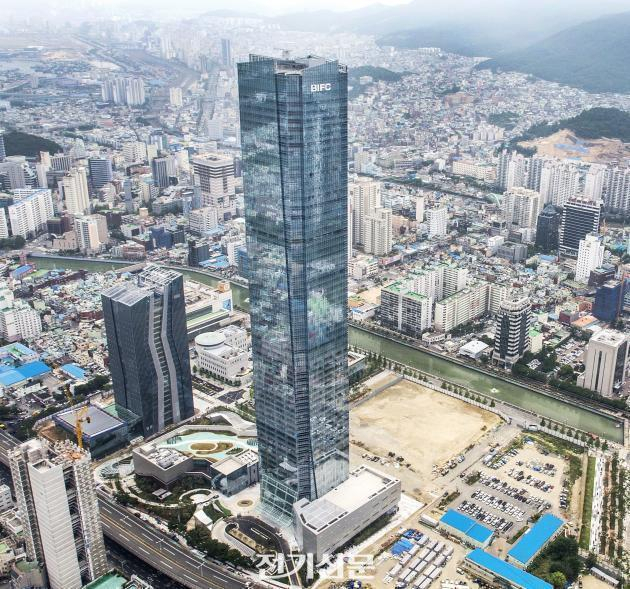 한국남부발전 부산 본사가 입주한 부산국제금융센터(BIFC) 전경. 남부발전 제공