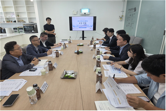 19일 전재수 부산시장 당선인 인수위원회가 청년공간을 찾아 의견을 청취했다. 인수위 제공