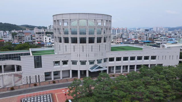 진주시의회 전경. 부산일보 DB