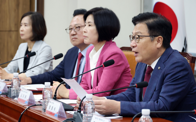 국민의힘 정점식 원내대표가 26일 국회에서 열린 반도체 민간 전문가 정책 간담회에서 발언하고 있다. 연합뉴스
