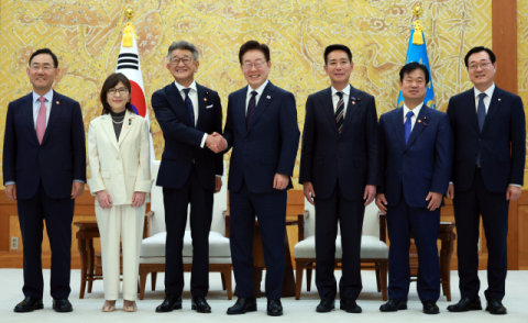 李 직접 반박한 ‘반도체 호남행’…野 “‘닥치고 호남’ 대신 공모해야”