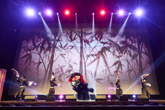 제21회BIKY 개막식 축하 공연 모습. BIKY 제공