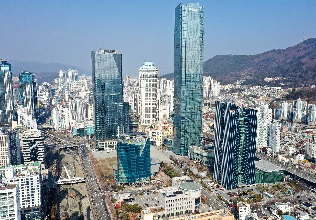 금융공공기관들이 입주한 부산국제금융센터(BIFC) 전경. 부산일보DB